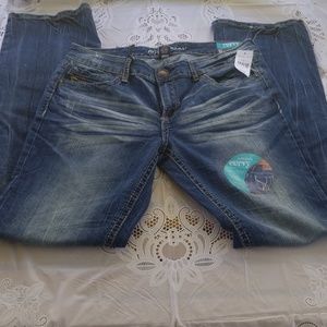🎀NWT Ariya slim boot cut jean🎀